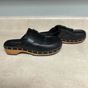 Kelsi Dagger Brooklyn for Anthropologie Stylish Black Clogs with Fringe Detail
